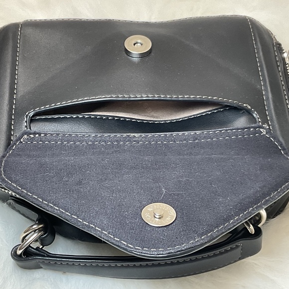 NWOT David Jones Paris Black Crossbody Purse/Clutch With Hand Strap/Pockets - Picture 7 of 12